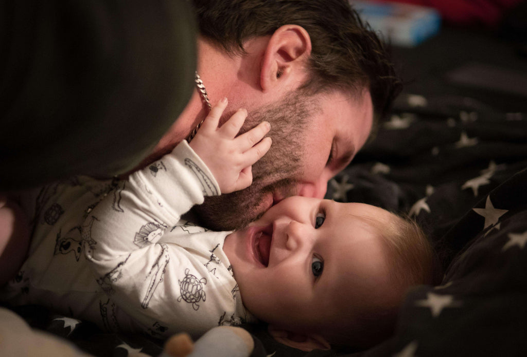 For Dads: How to bond with your baby?