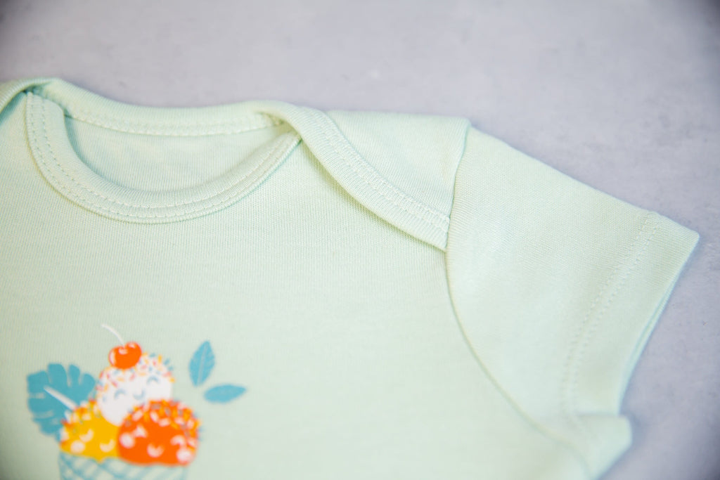 Organic short sleeve bodusiy for baby in detail